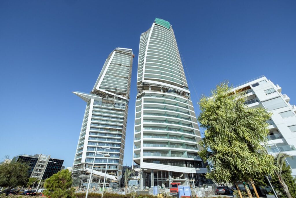 2 Bedrooms Apartment (Ref: 2246)