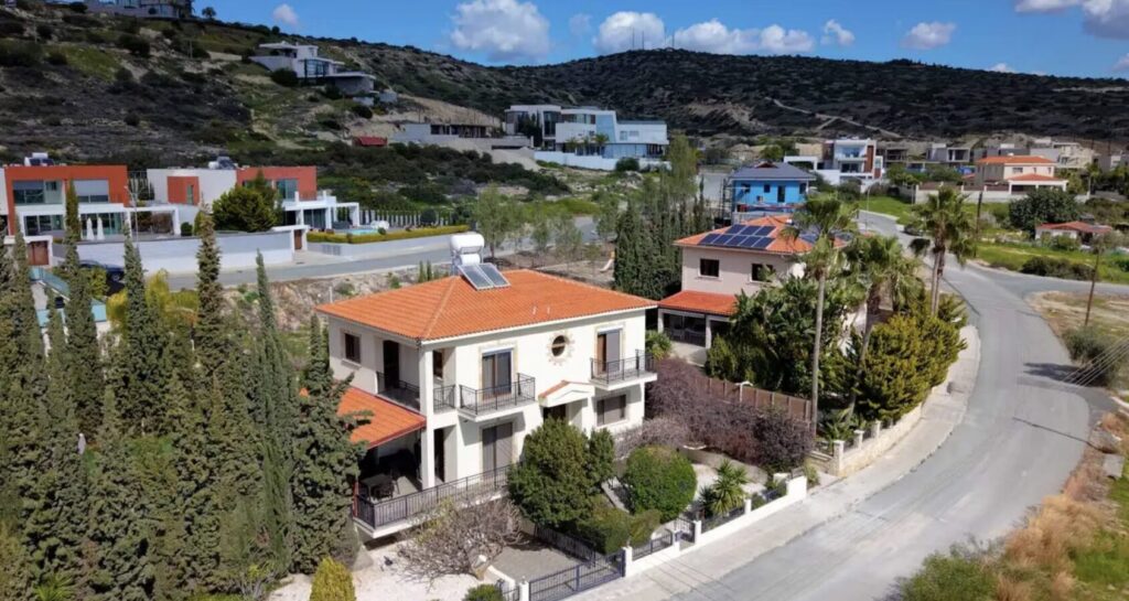 4-bedroom villa (Ref: 3777)