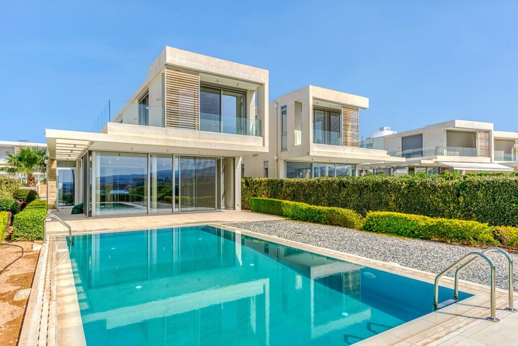 5 bedrooms villa (Ref: 4675)