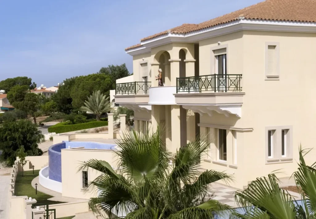 4 bedrooms villa (Ref: 3582)