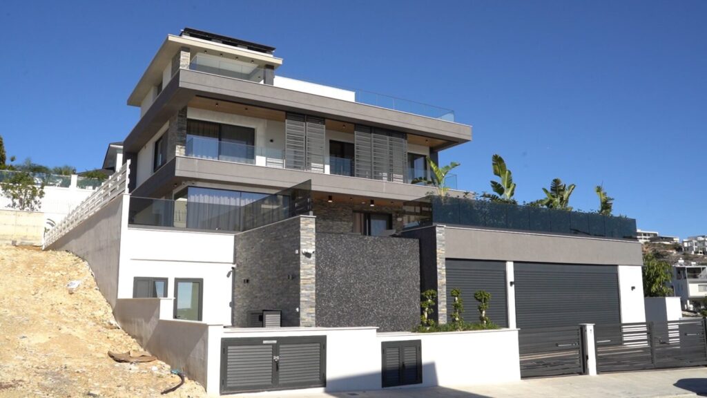 6-Bedroom Villa (Ref: 2948)