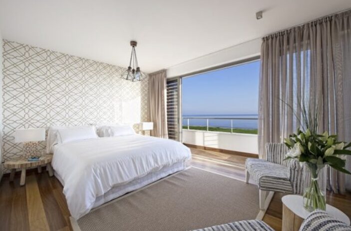 5-Bedrooms Villa (Ref: 2677)