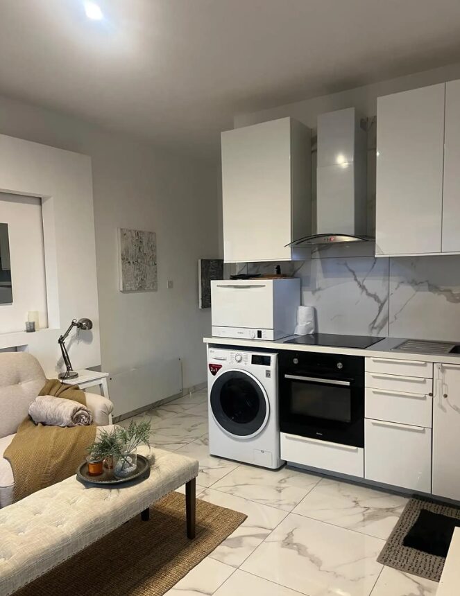 Studio Apartment (Ref: 2407)