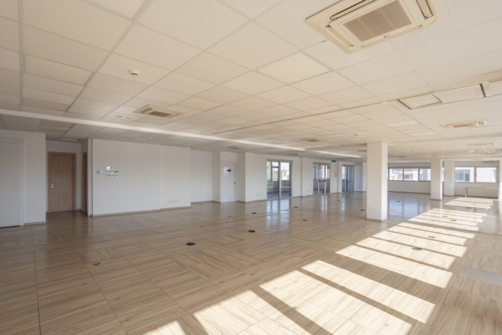 Office for rent (Ref: 2304)