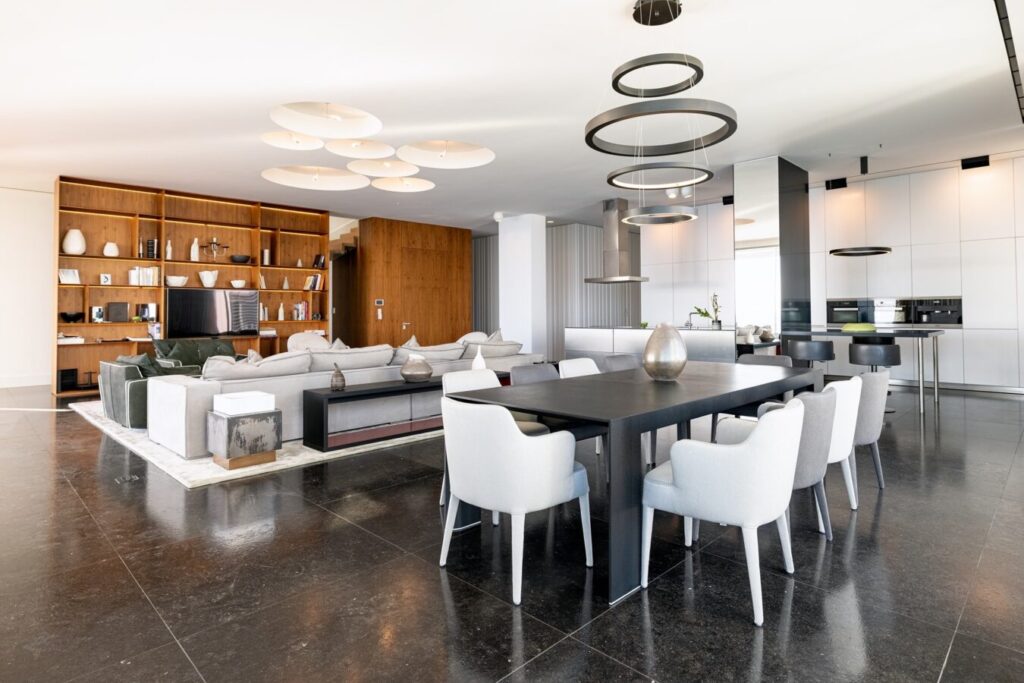 5 bedrooms Penthouse (Ref: 4155)