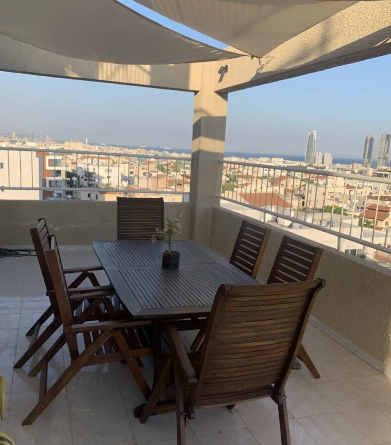 2-bedroom penthouse (Ref: 3721)