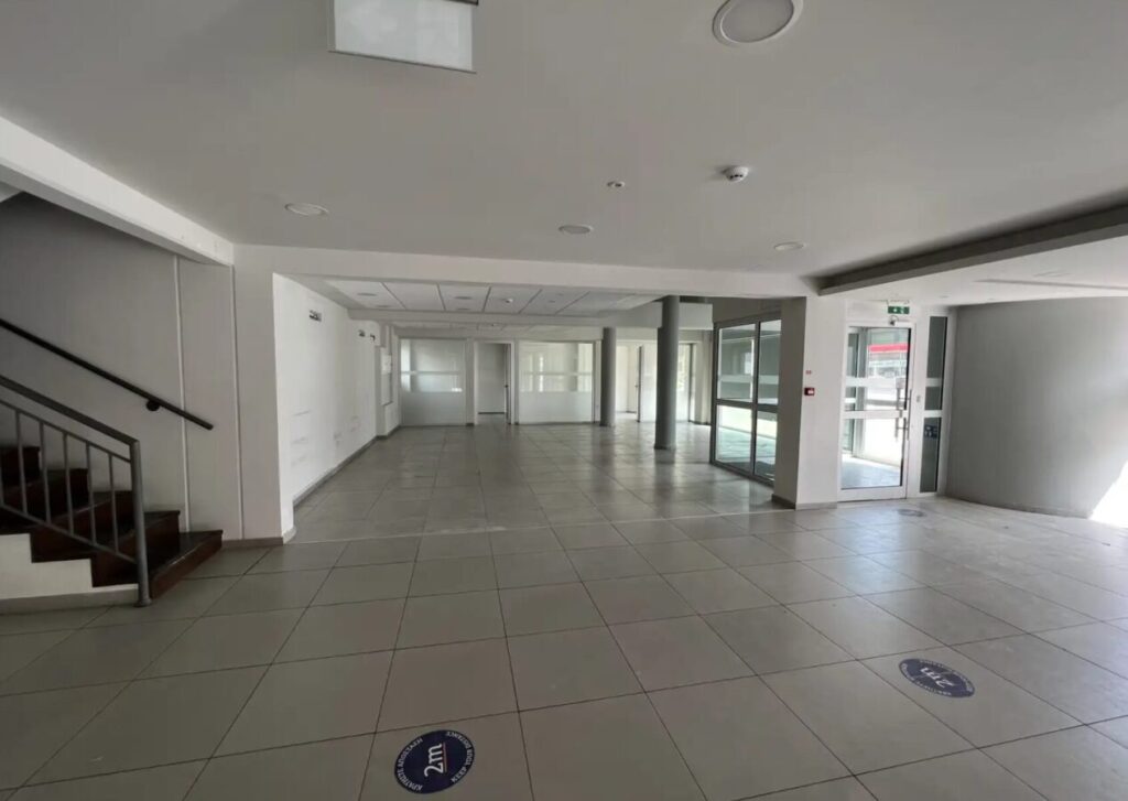 Ground Floor Office for rent (Ref: 3732)