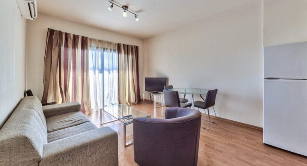 1 bedrooms apartment (Ref: 4323)