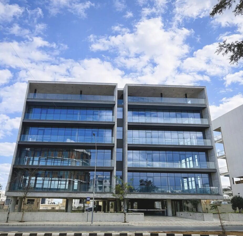 Office/Business Center for rent (Ref: 3737)
