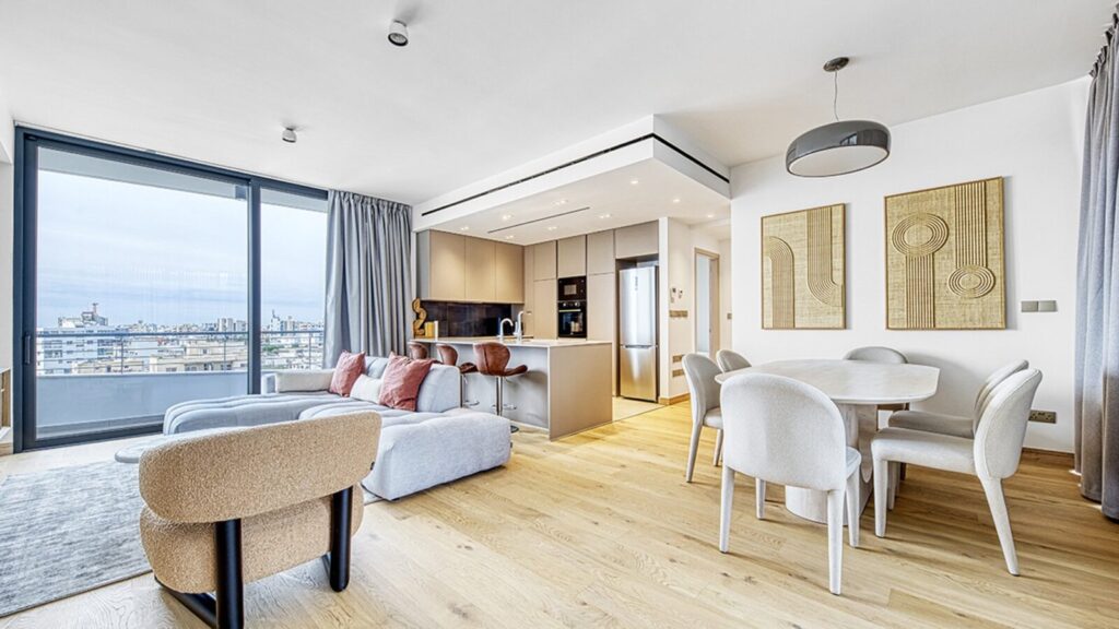 2 bedrooms apartment (Ref: 3821)