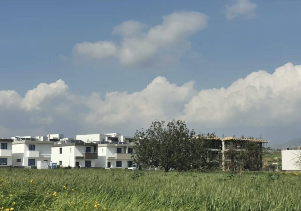 Residential for sale (Ref: 3752)