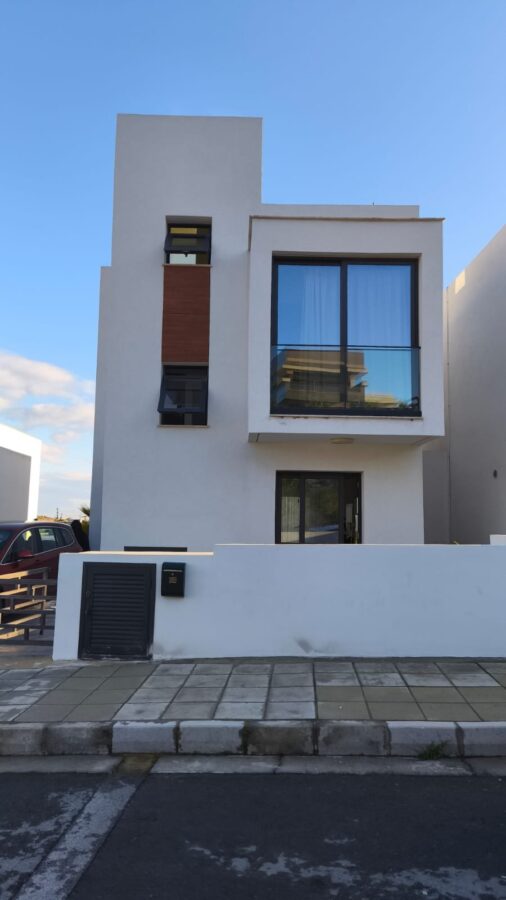 3-bedrooms villa for sale (Ref: 2524)