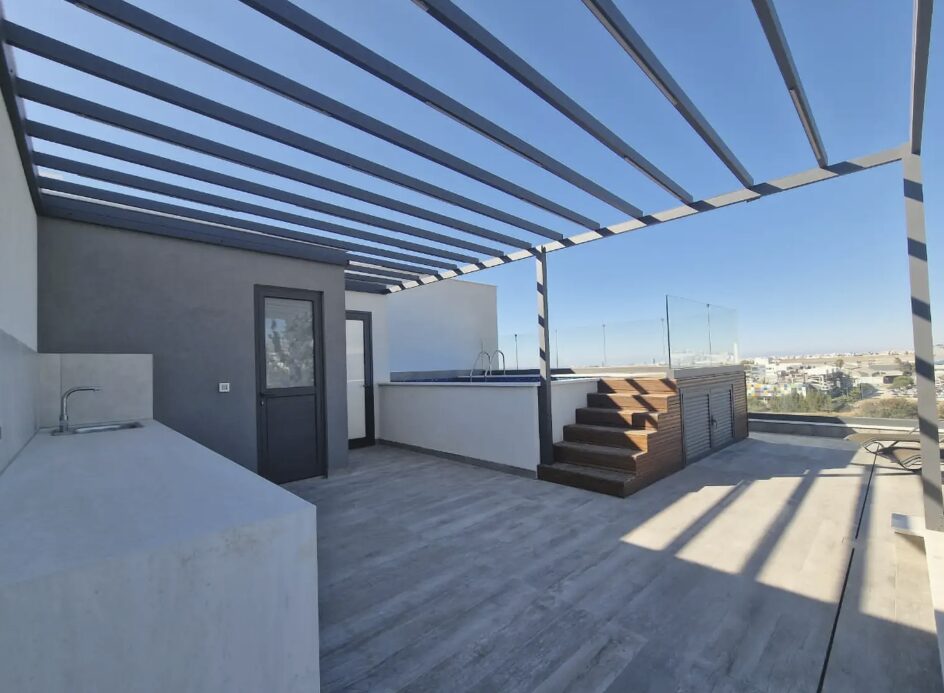2-bedroom penthouse (Ref: 3143)