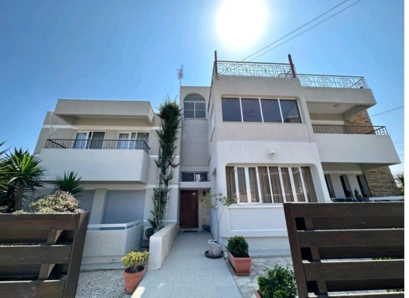 4-Bedrooms Aparment (Ref: 3574)