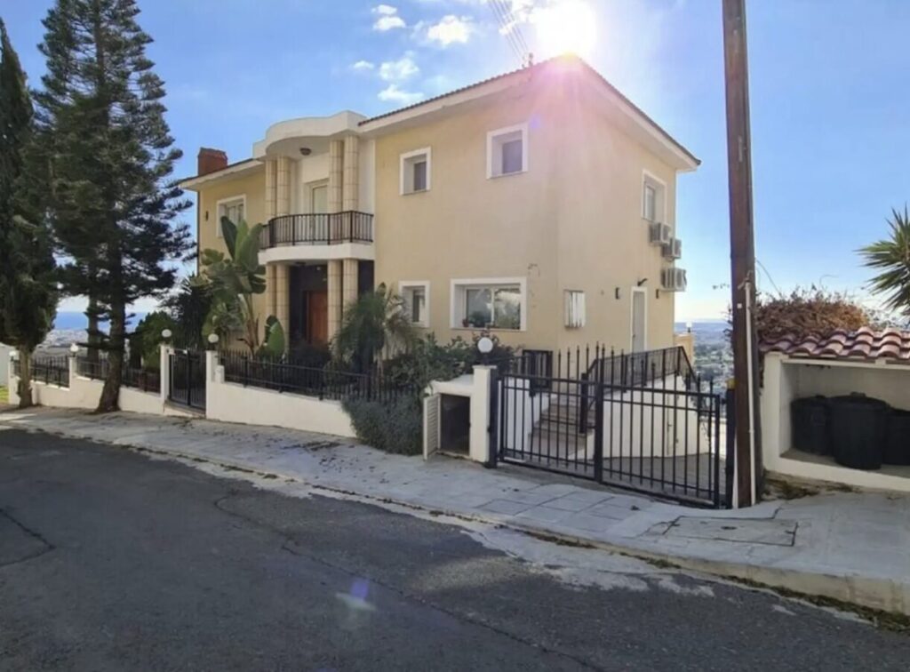 4-bedroom detached house (Ref: 3219)