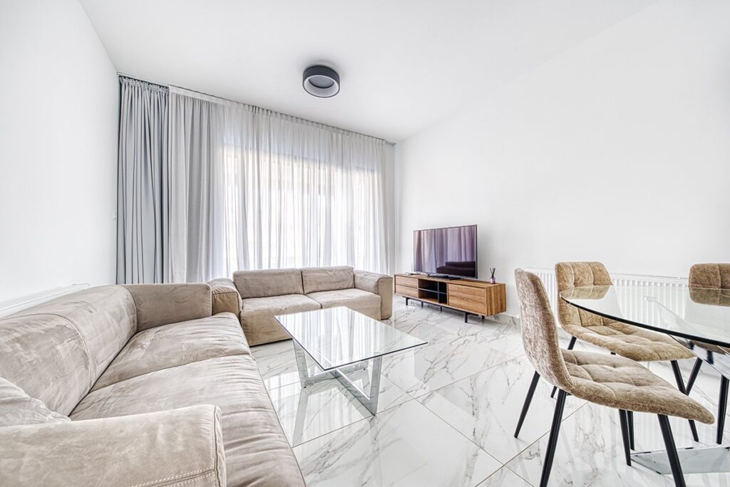2 bedrooms  apartments for rent (Ref: 2476)