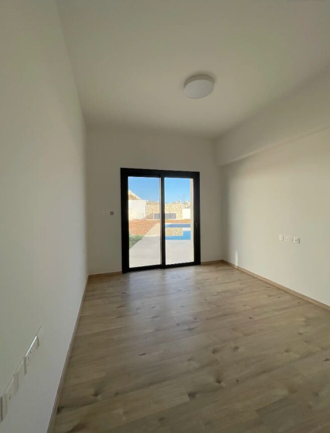 3-Bedroom Detached House (Ref: 2432)