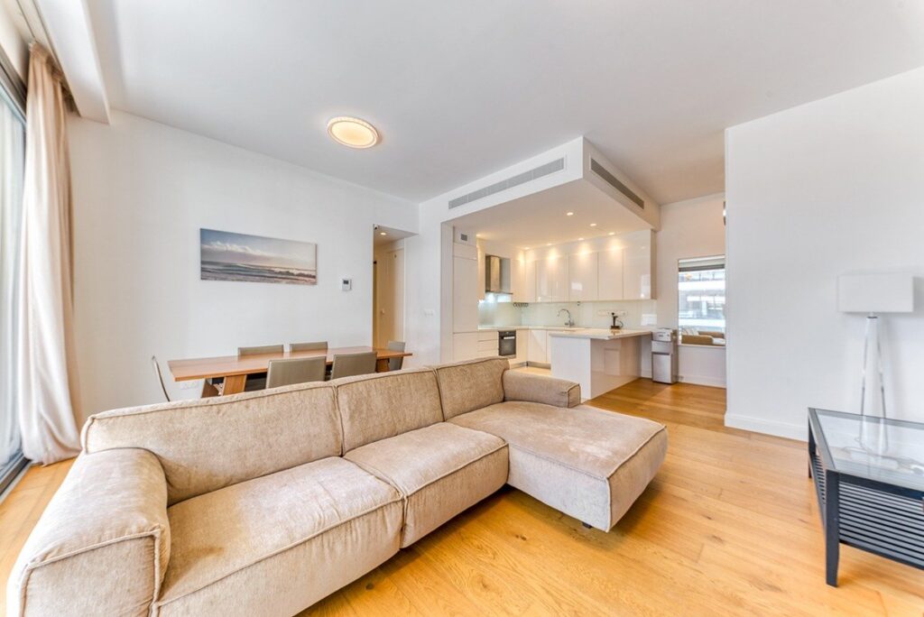 3-Bedrooms Apartment (Ref: 2062)