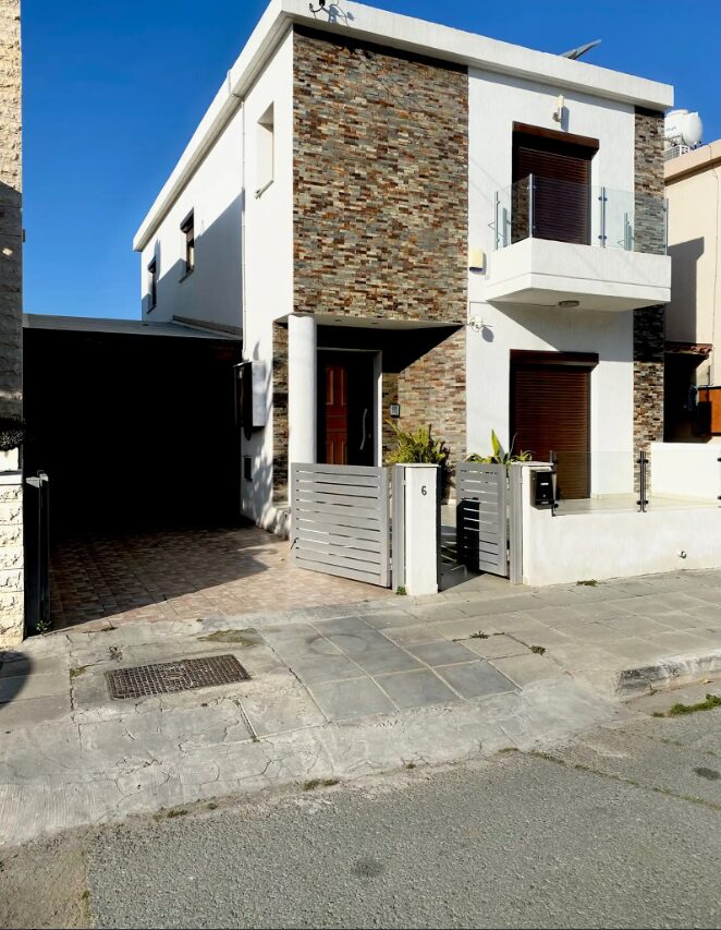 3-Bedroom Villa (Ref: 2411)