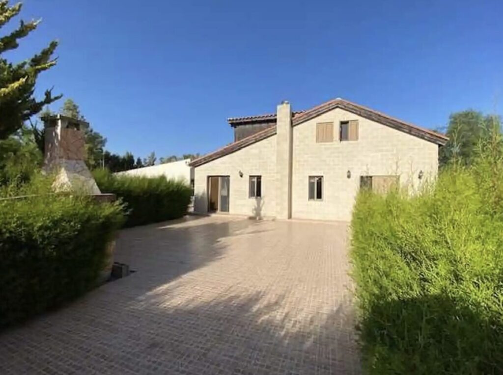 4-bedroom villa (Ref: 3759)