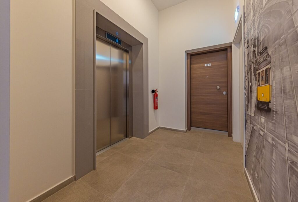 2-Bedrooms Apartment (Ref: 1560)