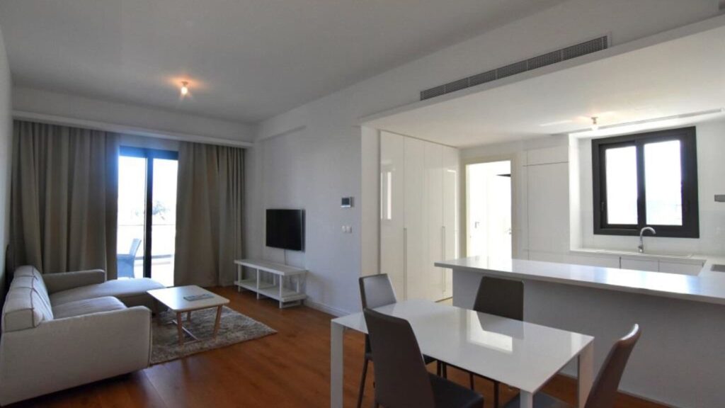 2 bedrooms apartment (Ref: 3824)