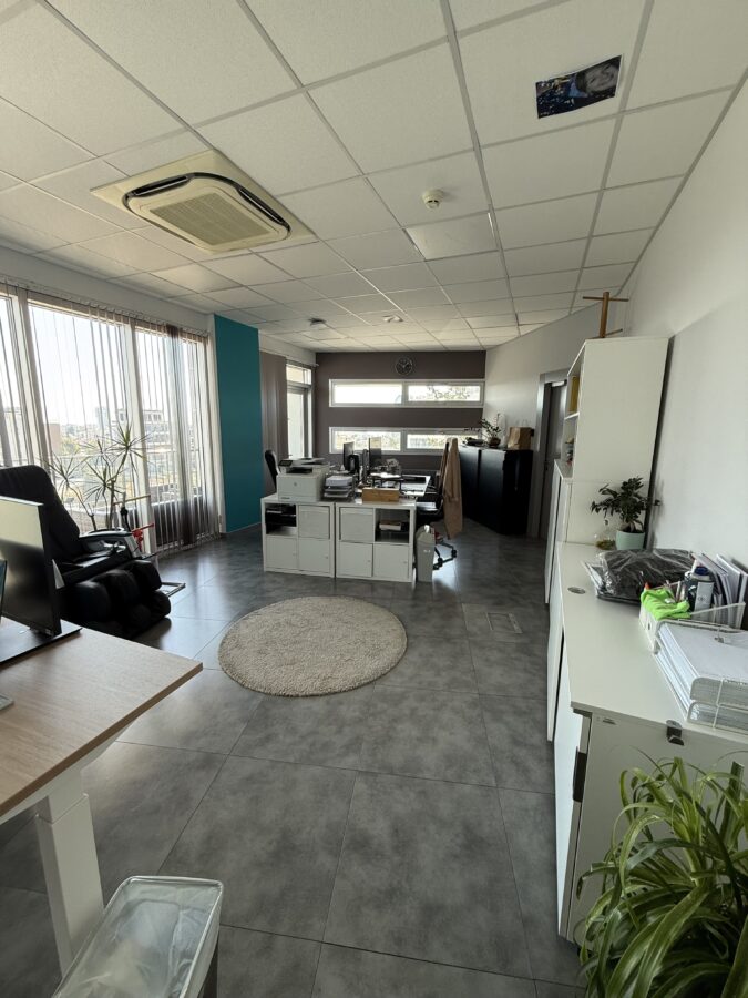 Office Floor (Ref: 2301)