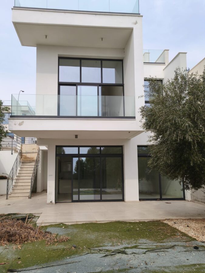 3-bedrooms house for sale (Ref: 2525)