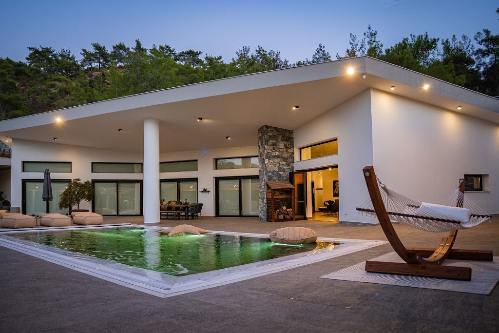 6-Bedrooms House (Ref: 1845)