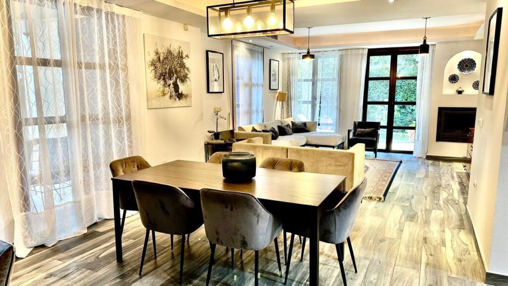 5 BEDROOMS VILLA (Ref: 4321)