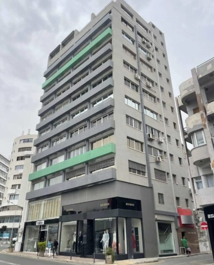 Office in centre for sale (Ref: 3748)