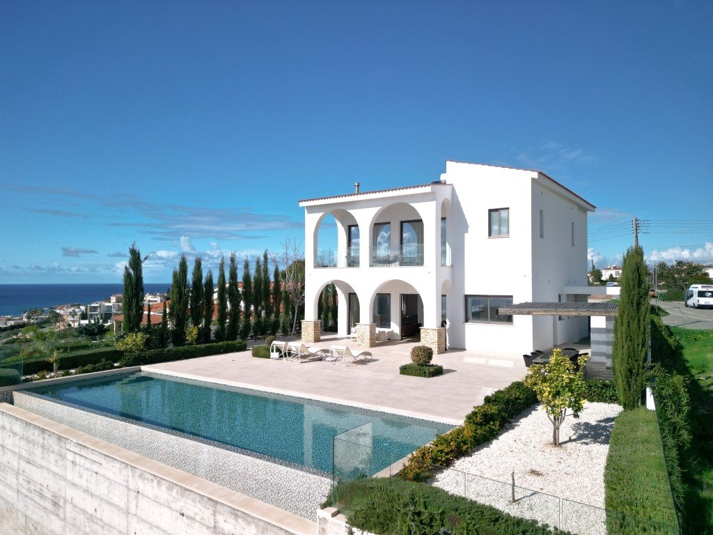 5 bedrooms villa (Ref: 4439)